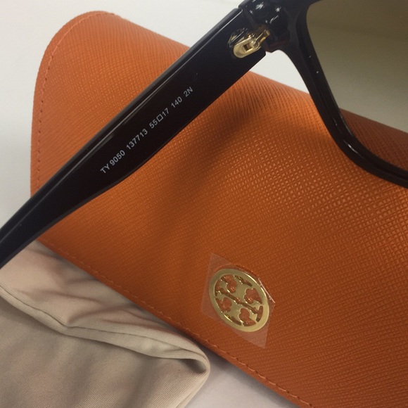 New Tory Burch Black Fashion Sunglass main image 4